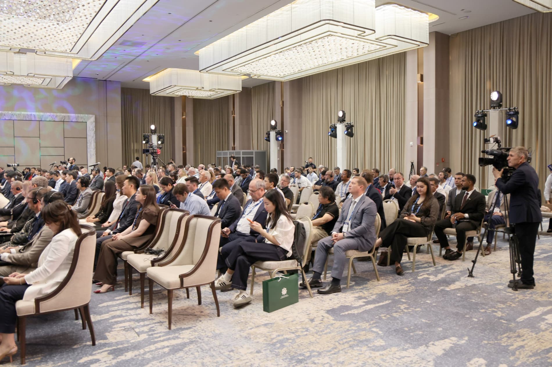 GEOMIN 2026 xalqaro konferensiyasining birinchi kuni: ochilish marosimi, vazirliklar paneli, sohaning dolzarb mavzulari muhokamasi