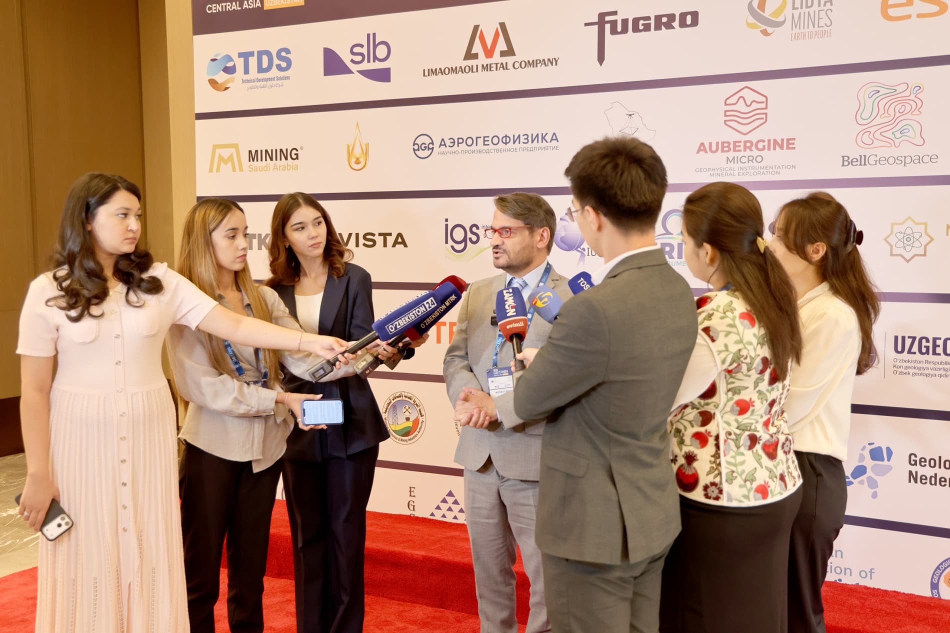 GEOMIN 2026 xalqaro konferensiyasining birinchi kuni: ochilish marosimi, vazirliklar paneli, sohaning dolzarb mavzulari muhokamasi