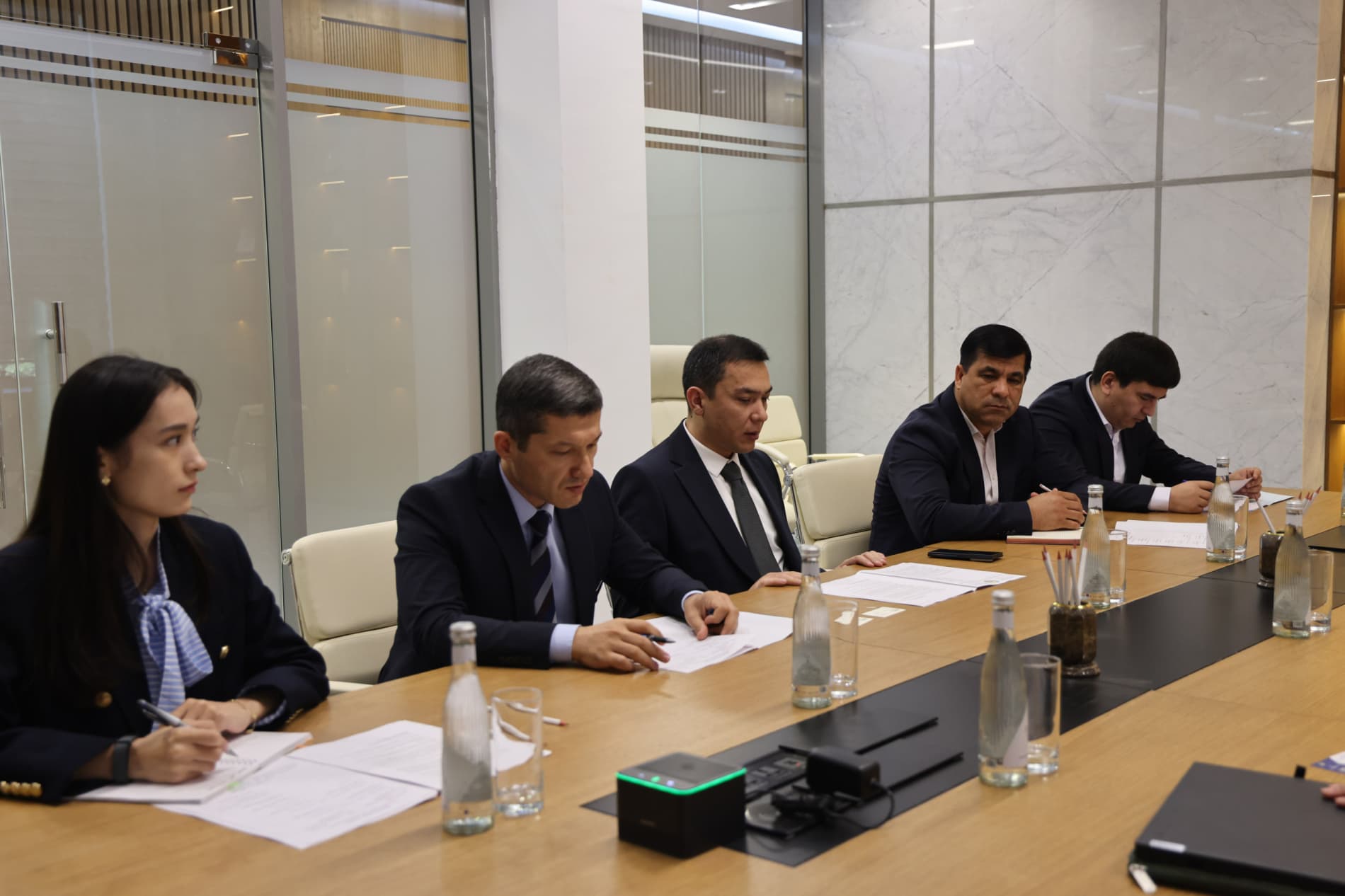 Meeting Held with a Delegation from Canadian Company Thrust Belt Imaging