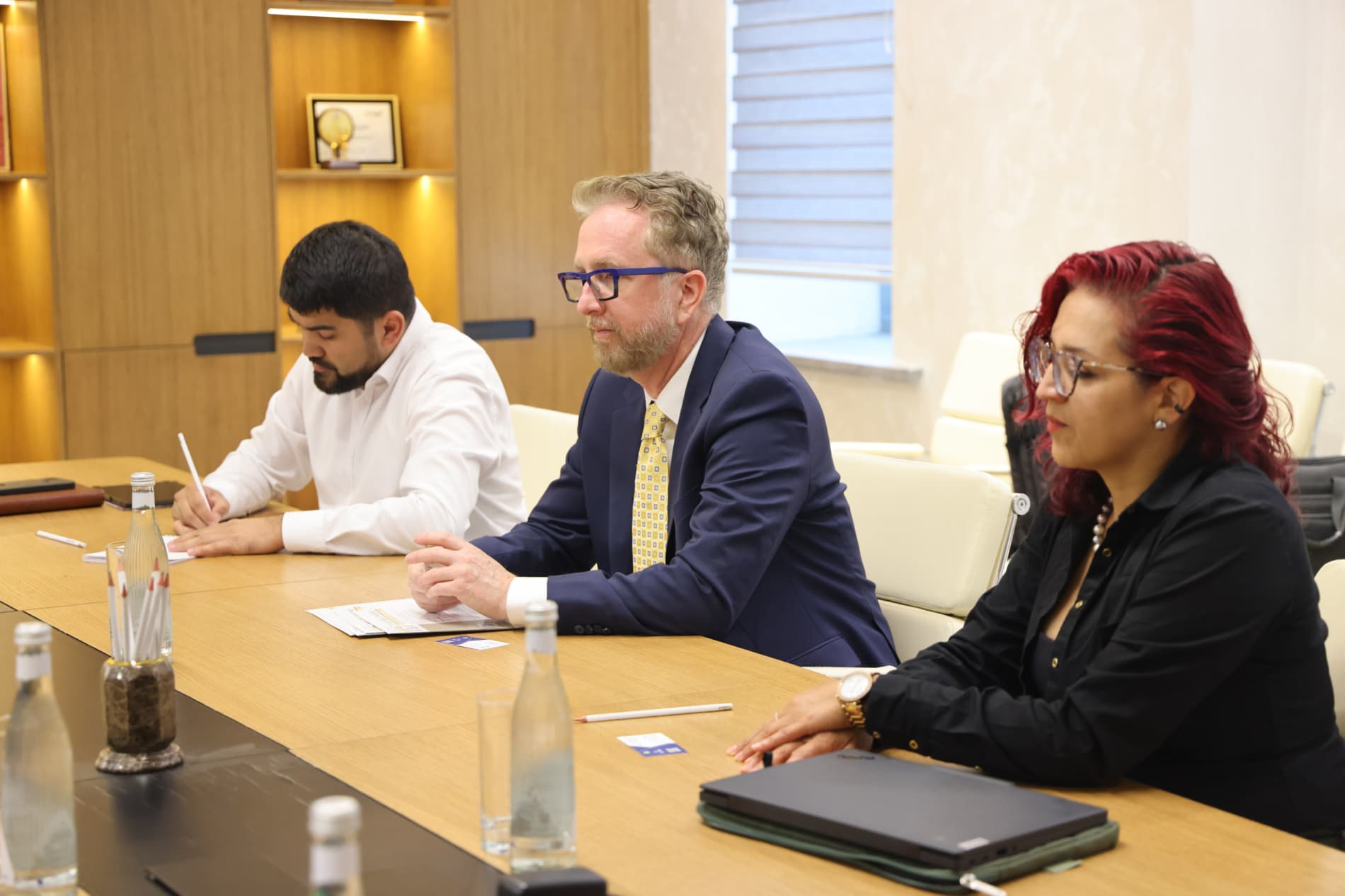 Meeting Held with a Delegation from Canadian Company Thrust Belt Imaging