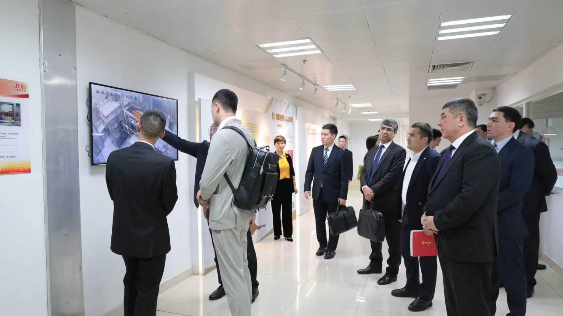 Ministry Representatives Visit JDB Group Facilities During Working Trip to China