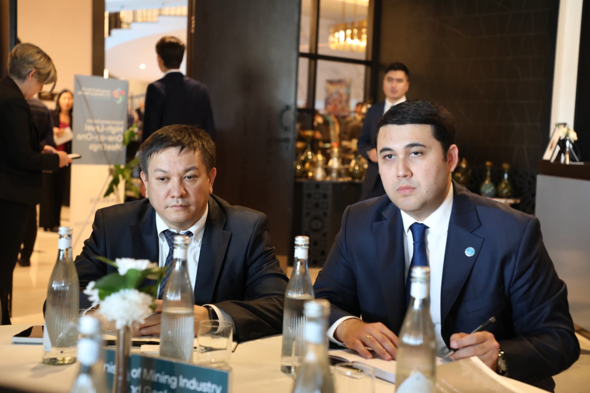 More Than 30 Meetings Held with International Partners on the Sidelines of the C5+1 Forum