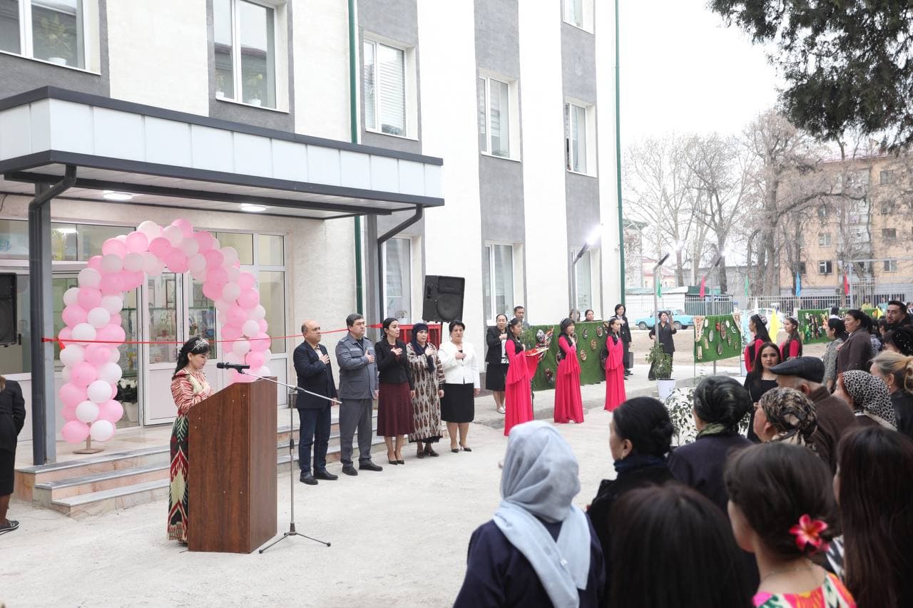 Chirchiq shahridagi 8-sonli umumiy o‘rta ta’lim maktabida “Navro‘z nafasi va kelajak kasblari anjumani – Chirchiq tajribasi” mavzusida ma’rifiy-amaliy tadbir o‘tkazildi.