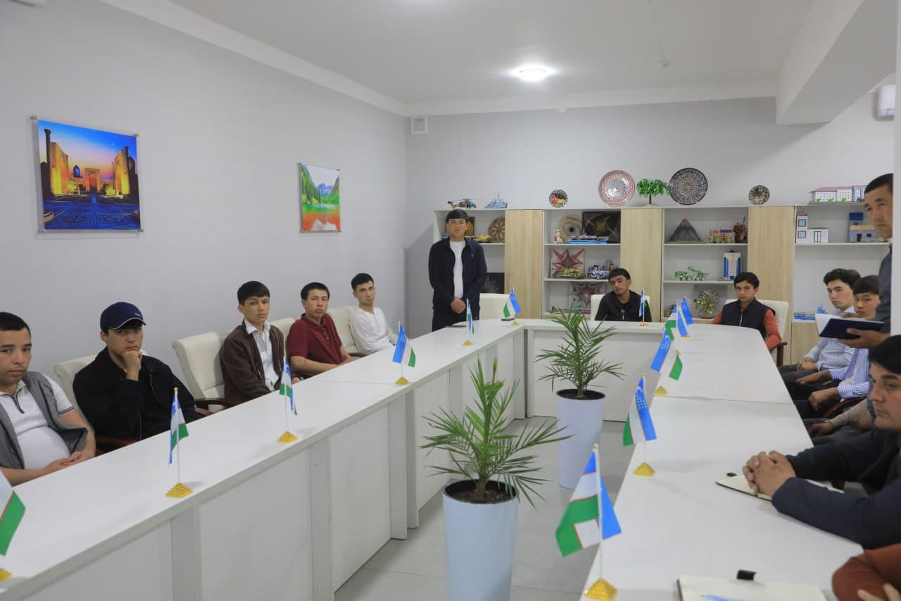Rahbar_va_yoshlar_uchrashuvi