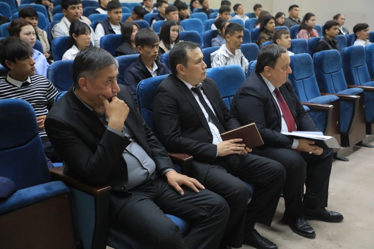 Rahbar_va_yoshlar_uchrashuvi
