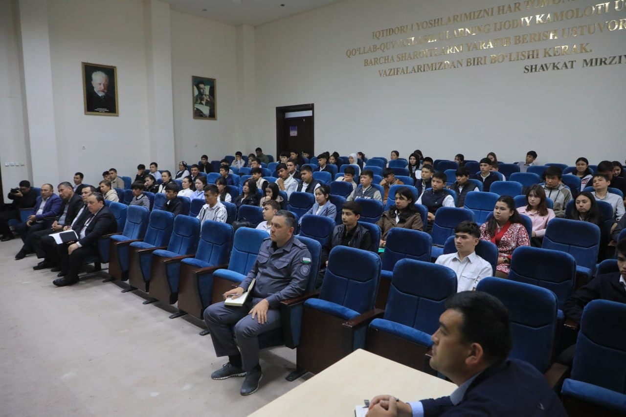 Rahbar_va_yoshlar_uchrashuvi