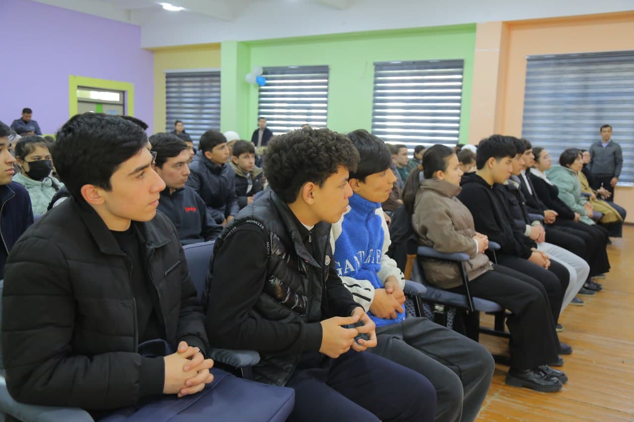 Yoshlar bilan ochiq muloqot tashkil etildi
