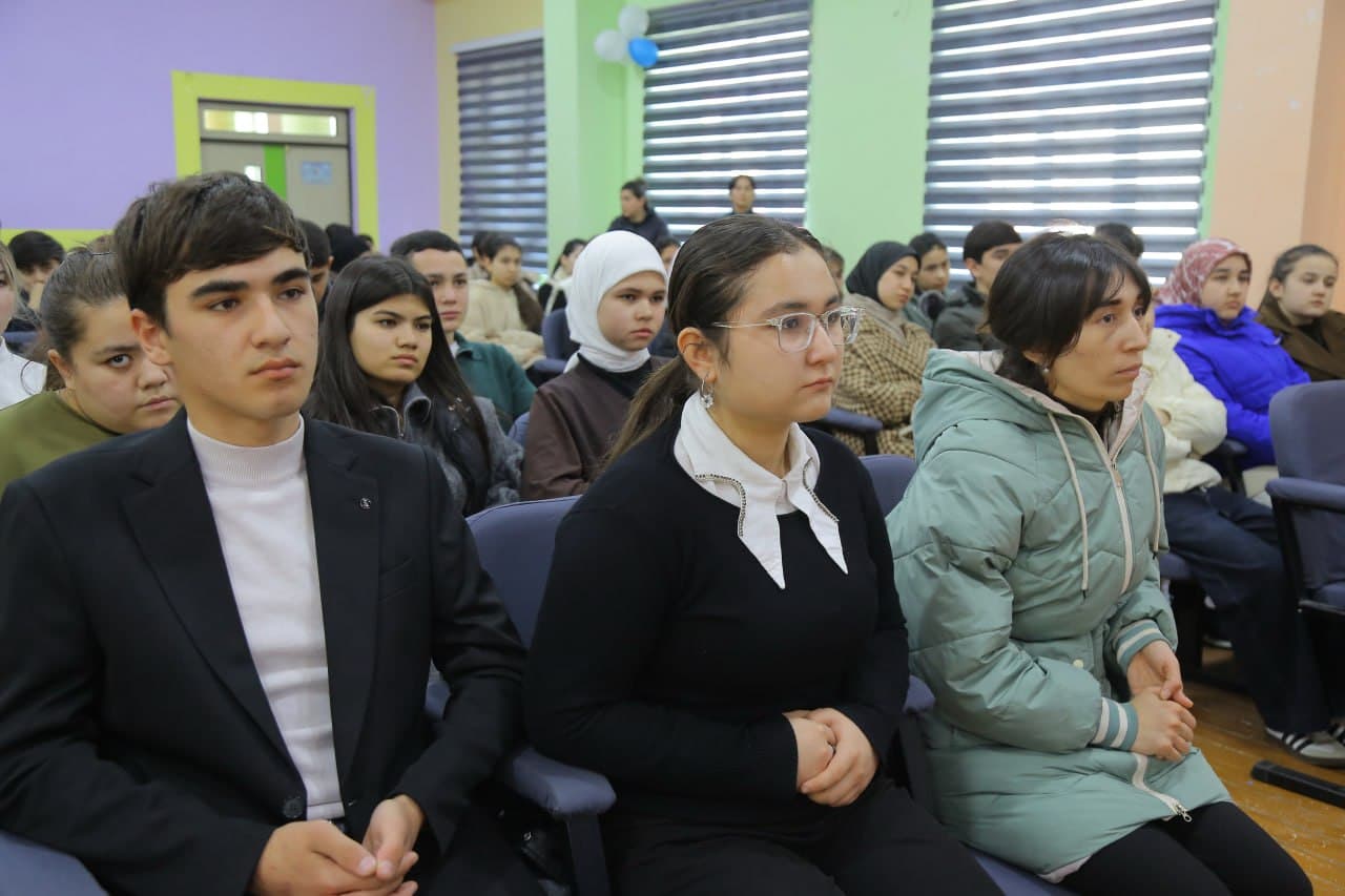 Yoshlar bilan ochiq muloqot tashkil etildi