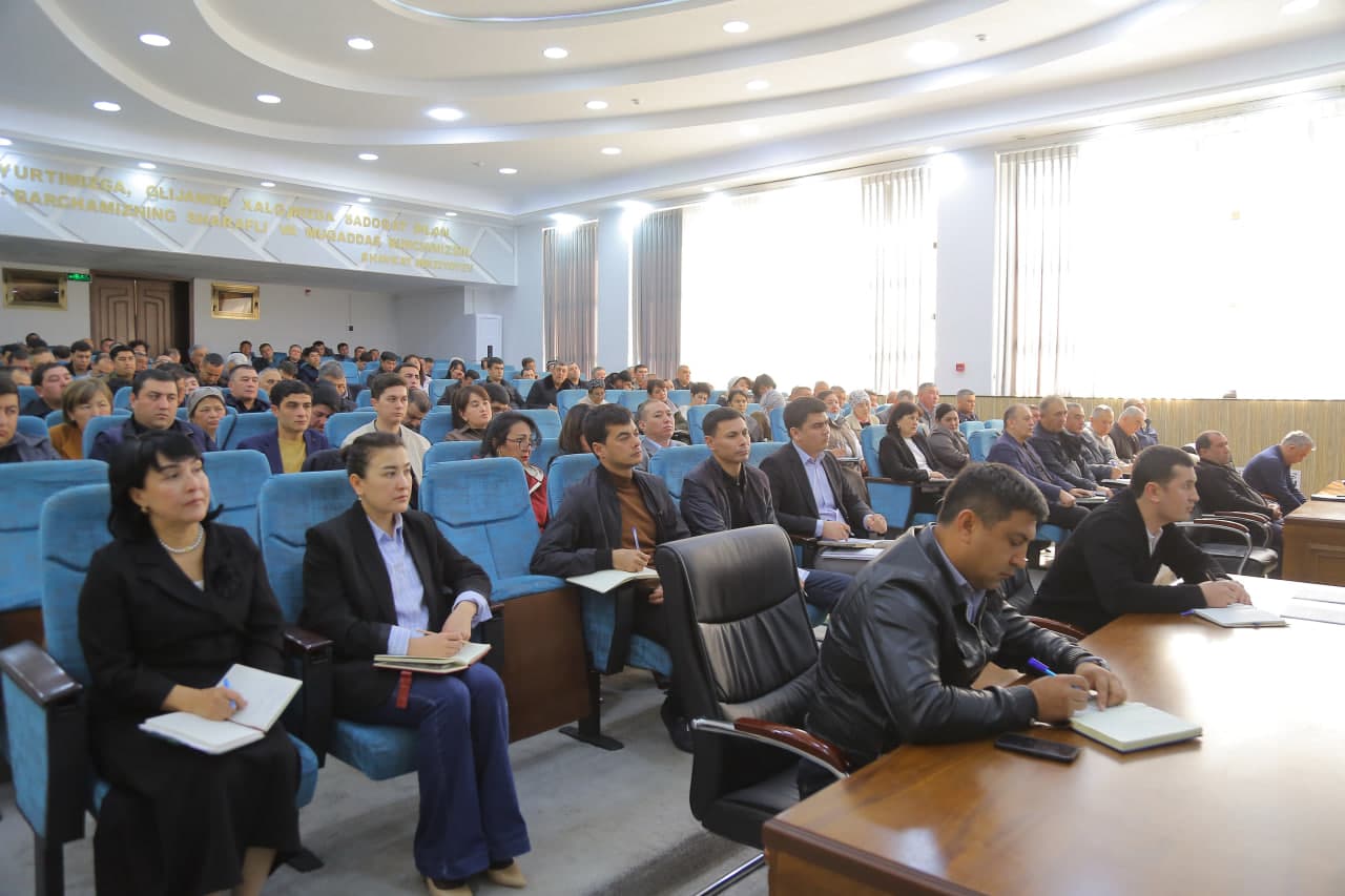 “Hokimlik soati”da aholi murojaatlari, tadbirkorlik va korrupsiyaga qarshi chora-tadbirlar muhokama qilindi