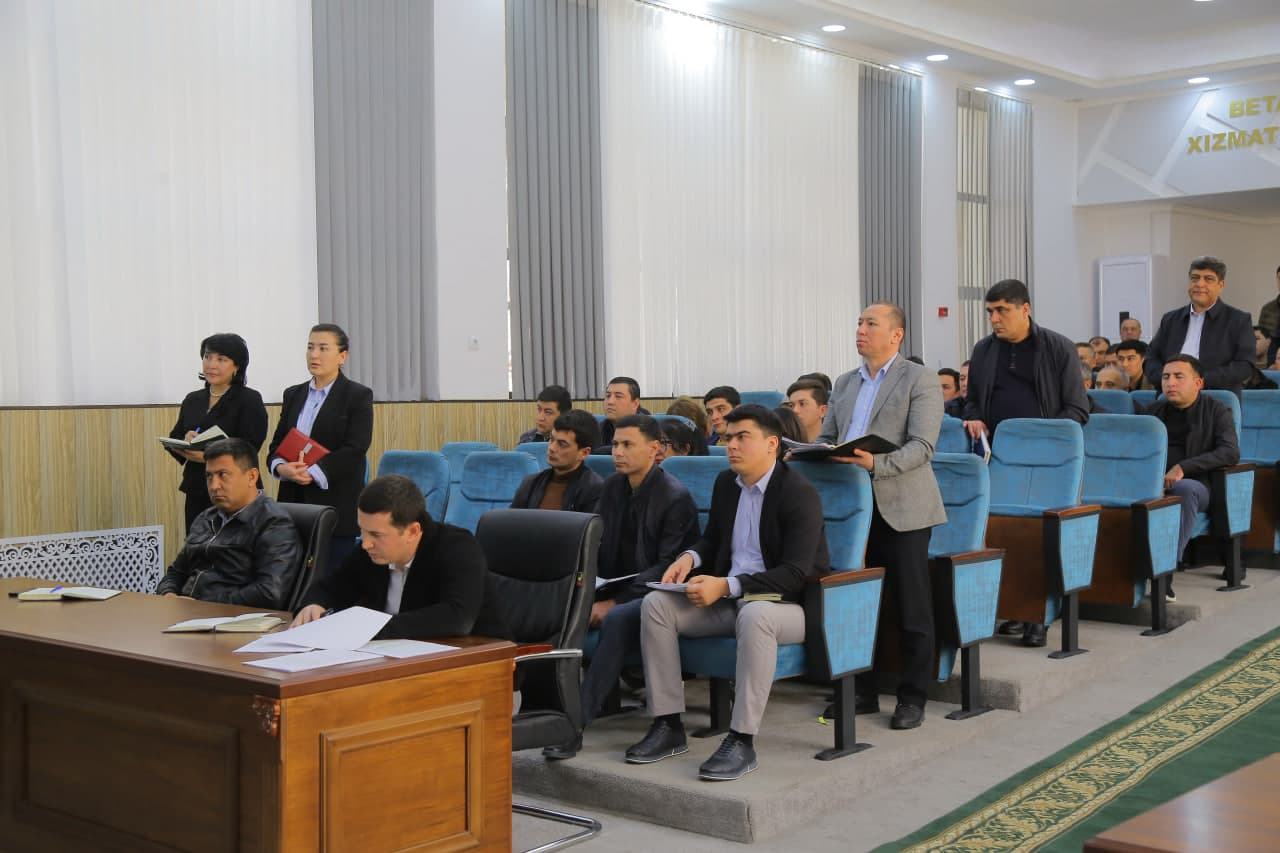 “Hokimlik soati”da aholi murojaatlari, tadbirkorlik va korrupsiyaga qarshi chora-tadbirlar muhokama qilindi