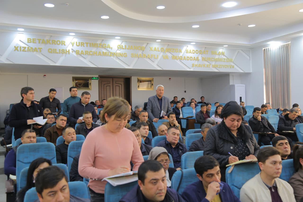 “Hokimlik soati”da aholi murojaatlari, tadbirkorlik va korrupsiyaga qarshi chora-tadbirlar muhokama qilindi