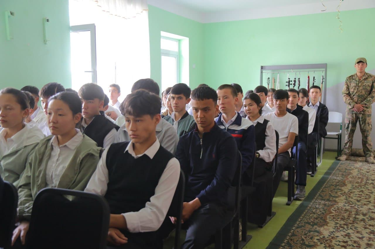 “Pargos” MFY hududida yoshlar bilan ochiq muloqot tashkil etildi