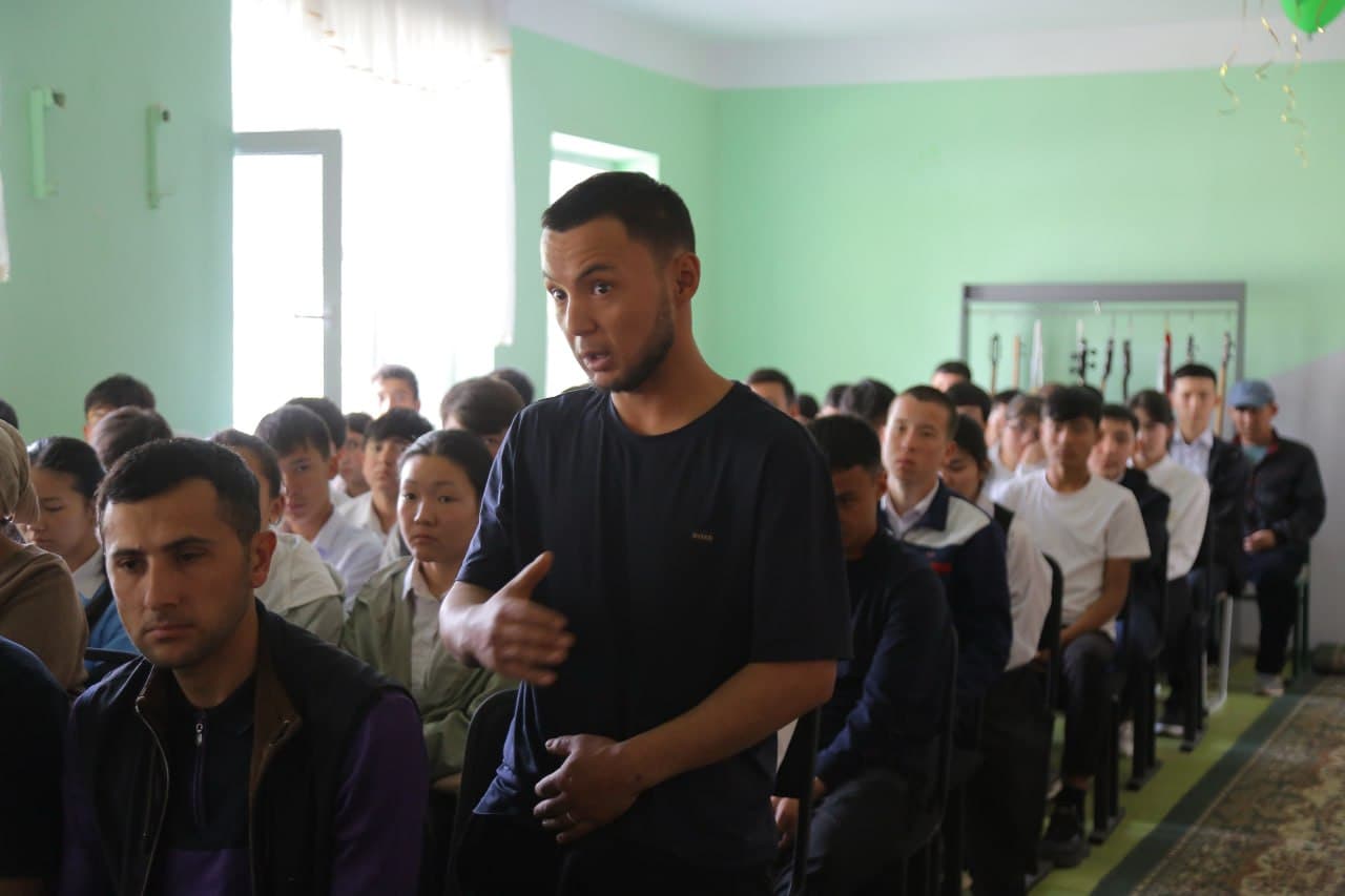 “Pargos” MFY hududida yoshlar bilan ochiq muloqot tashkil etildi