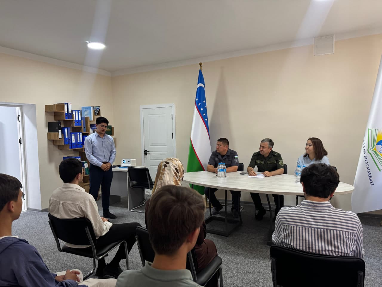 Yoshlar bilan ochiq muloqot: sun’iy intellekt va kelajak loyihalari muhokama qilindi