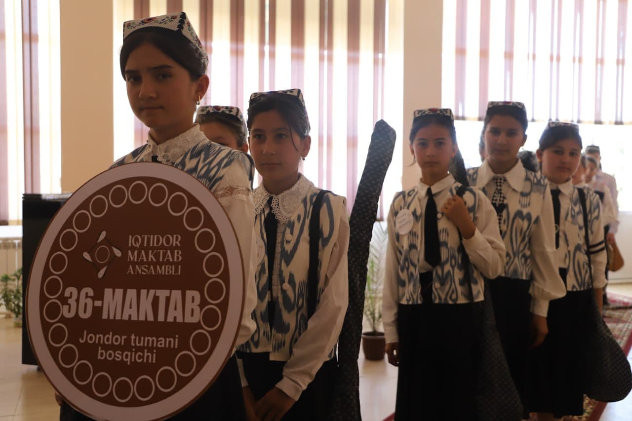 "IQTIDOR" MAKTAB ANSAMBLI TANLOVI IQTIDORLARNI SARALAMOQDA