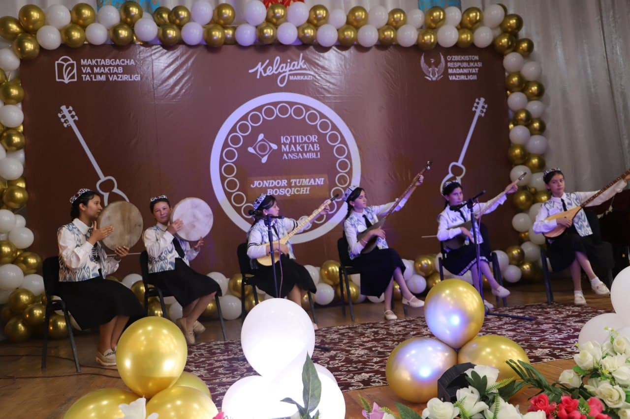 "IQTIDOR" MAKTAB ANSAMBLI TANLOVI IQTIDORLARNI SARALAMOQDA