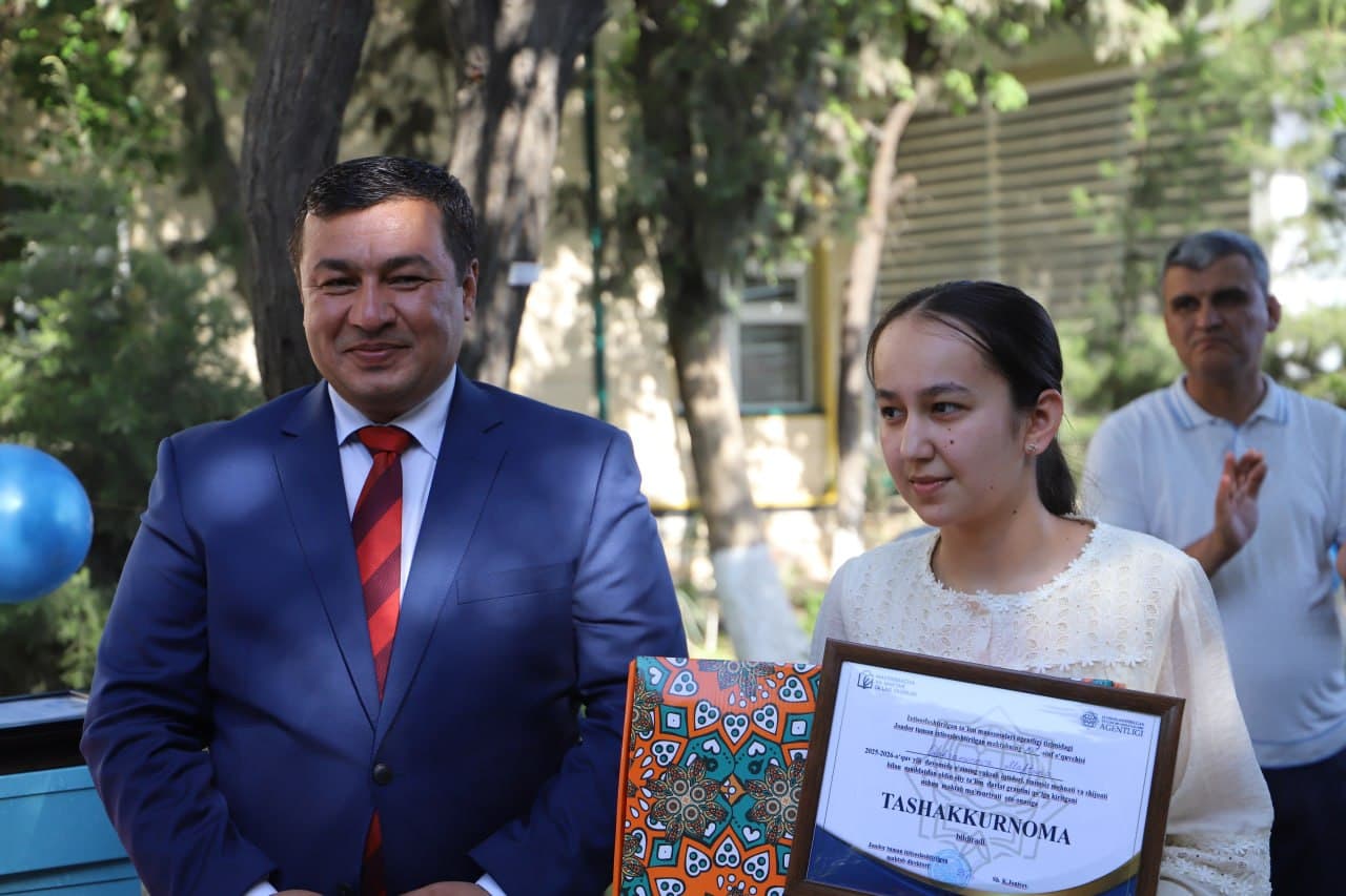 Jondor tumanidagi barcha umumta’lim maktablarida “Yuksak ma’rifatli avlod-Uchinchi Renessans poydevori!” shiori ostida “So‘nggi qo‘ng‘iroq” tadbirlari bo‘lib o‘tdi.