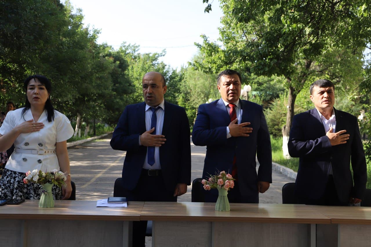 Jondor tumanidagi barcha umumta’lim maktablarida “Yuksak ma’rifatli avlod-Uchinchi Renessans poydevori!” shiori ostida “So‘nggi qo‘ng‘iroq” tadbirlari bo‘lib o‘tdi.