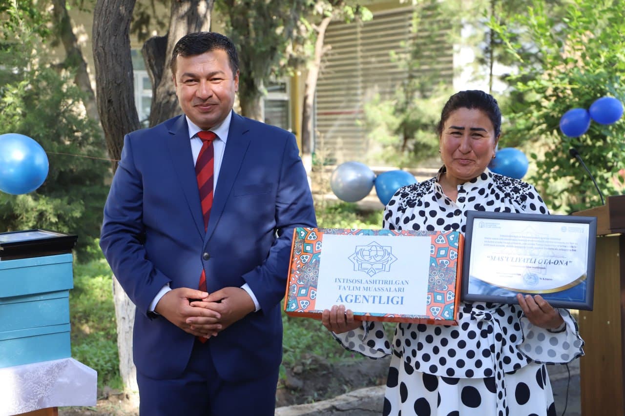 Jondor tumanidagi barcha umumta’lim maktablarida “Yuksak ma’rifatli avlod-Uchinchi Renessans poydevori!” shiori ostida “So‘nggi qo‘ng‘iroq” tadbirlari bo‘lib o‘tdi.