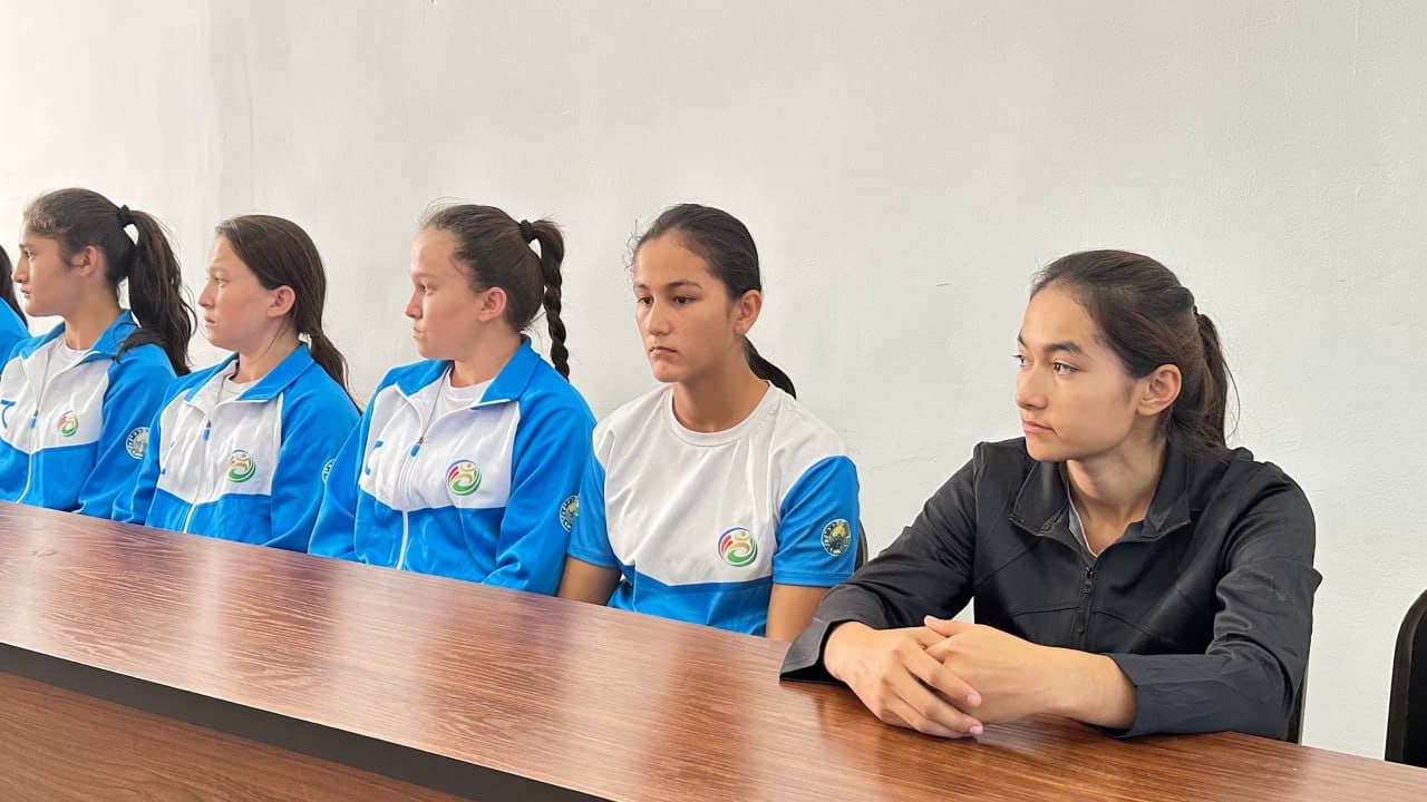 JONDOR TUMAN HOKIMI JAMSHID XUDOYEV 1-SPORT MAKTABIDA YOSHLAR BILAN UCHRASHDI