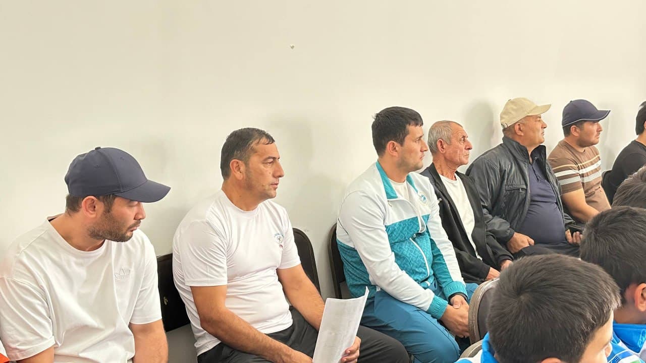 JONDOR TUMAN HOKIMI JAMSHID XUDOYEV 1-SPORT MAKTABIDA YOSHLAR BILAN UCHRASHDI