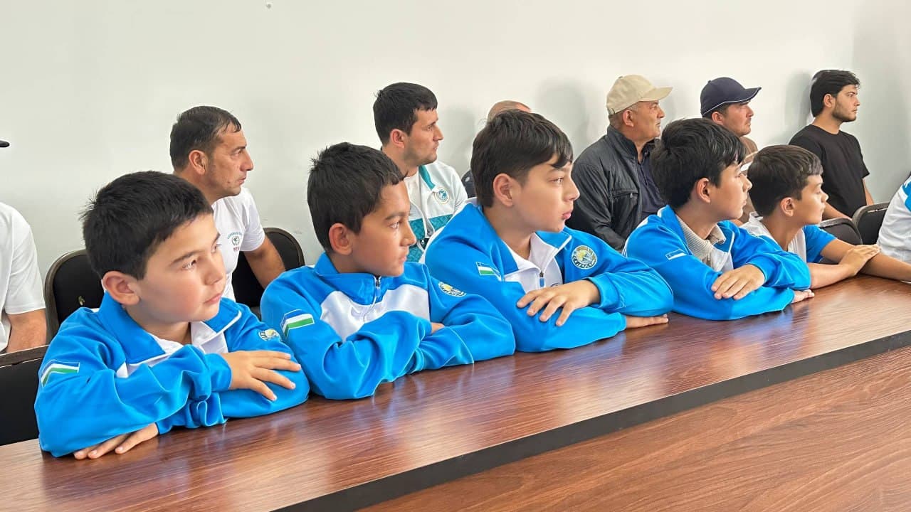 JONDOR TUMAN HOKIMI JAMSHID XUDOYEV 1-SPORT MAKTABIDA YOSHLAR BILAN UCHRASHDI