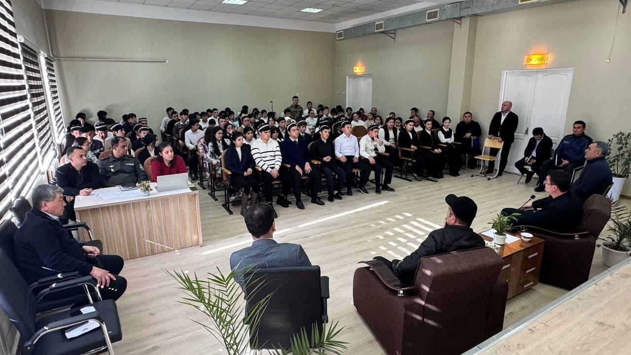 Rahbar va yoshlar uchrashuvi