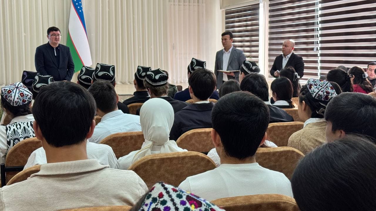 Rahbar va yoshlar uchrashuvi