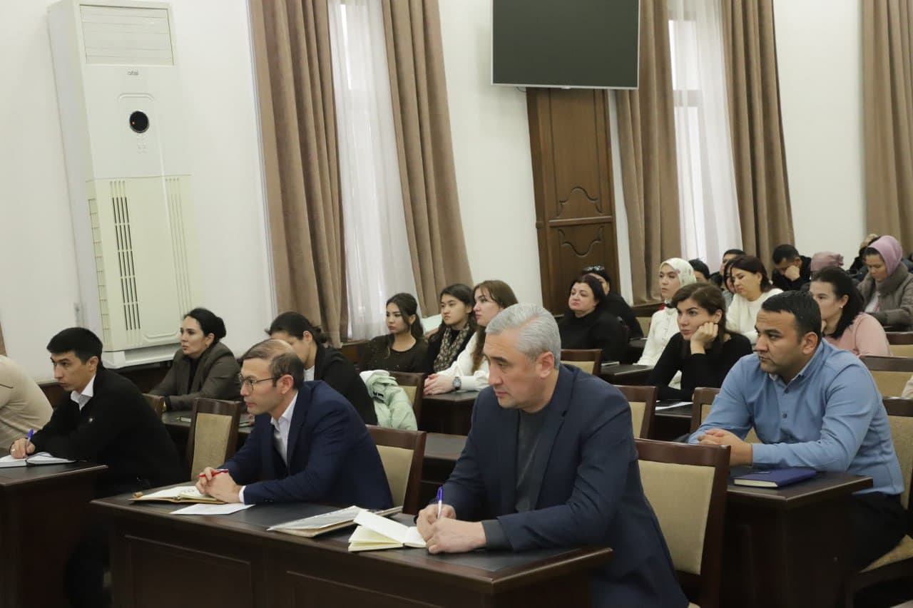 Мирзо Улуғбек туман ҳокимлигида “Жаҳолатга қарши – маърифат билан кураш!” мавзуси тарғибот учрашуви бўлиб ўтди