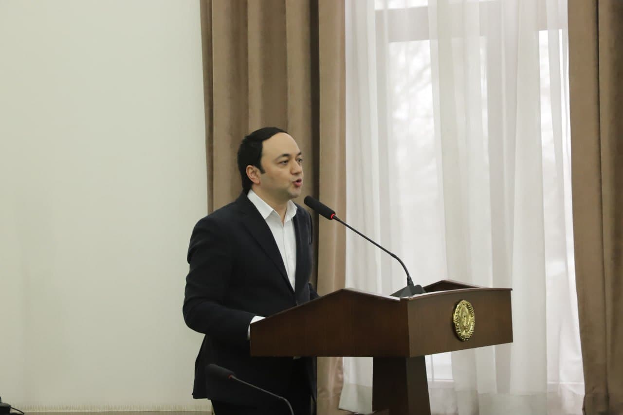 Мирзо Улуғбек туман ҳокимлигида “Жаҳолатга қарши – маърифат билан кураш!” мавзуси тарғибот учрашуви бўлиб ўтди