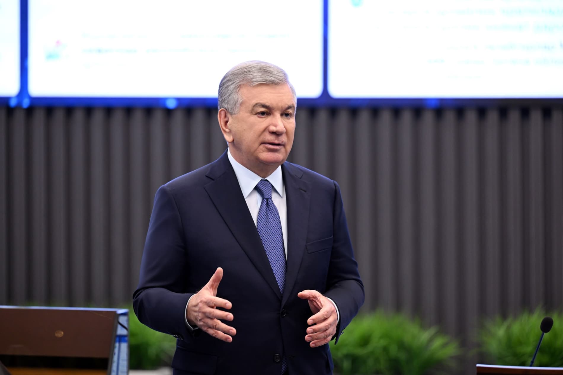 Prezident Shavkat Mirziyoyev Toshkent shahrining Mirzo Ulugʻbek tumani hokimligi faoliyati bilan tanishdi.