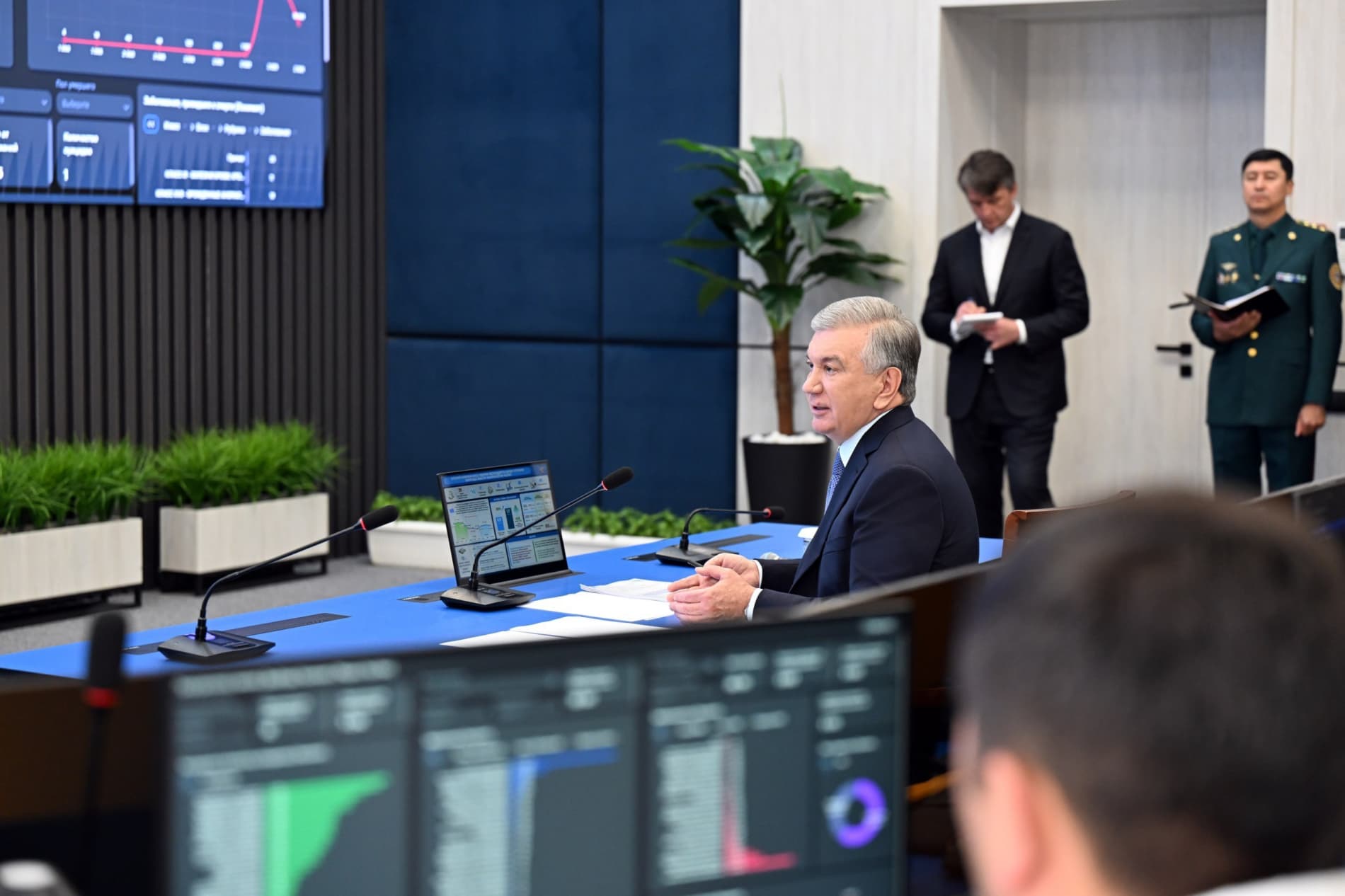 Prezident Shavkat Mirziyoyev Toshkent shahrining Mirzo Ulugʻbek tumani hokimligi faoliyati bilan tanishdi.