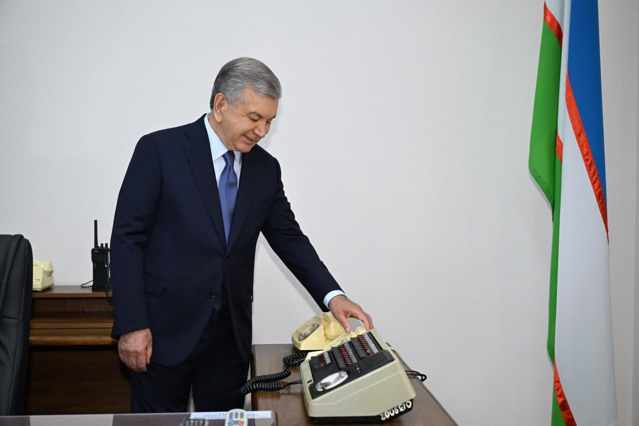 Prezident Shavkat Mirziyoyev o’zi rahbarlik qilgan Mirzo Ulug’bek tumani hokimligida (https://t.me/minbarortida/937)