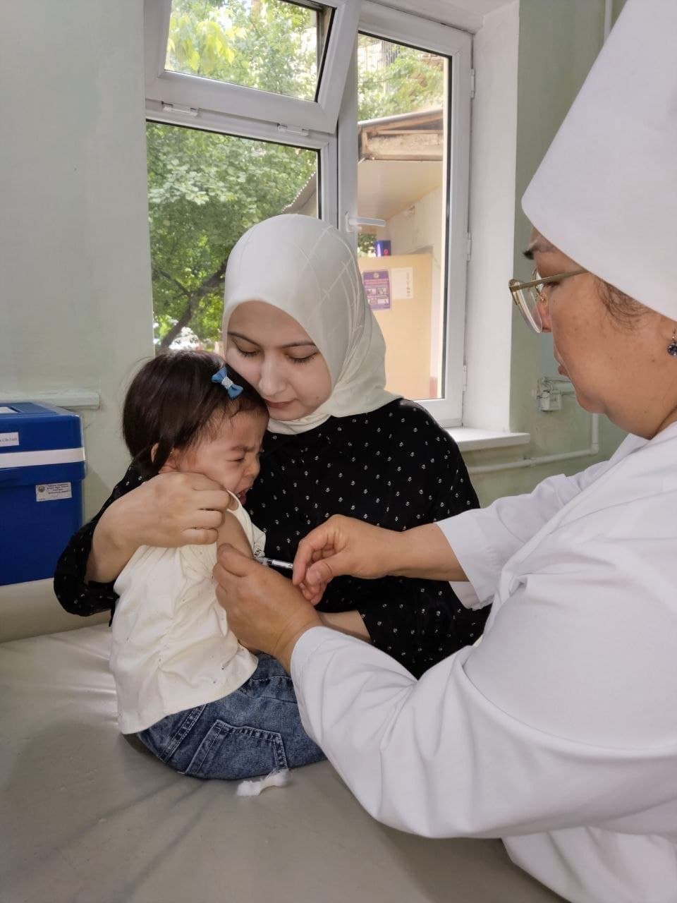Chilonzor tumanida ehtiyojmand oilalar bolalari virusli geratit A" xastaligining oldini olish uchun emlandi