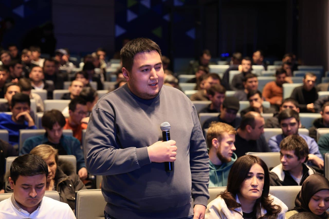 Тошкент шаҳар прокурори Миробод туманида ёшлар муаммоларини тинглади