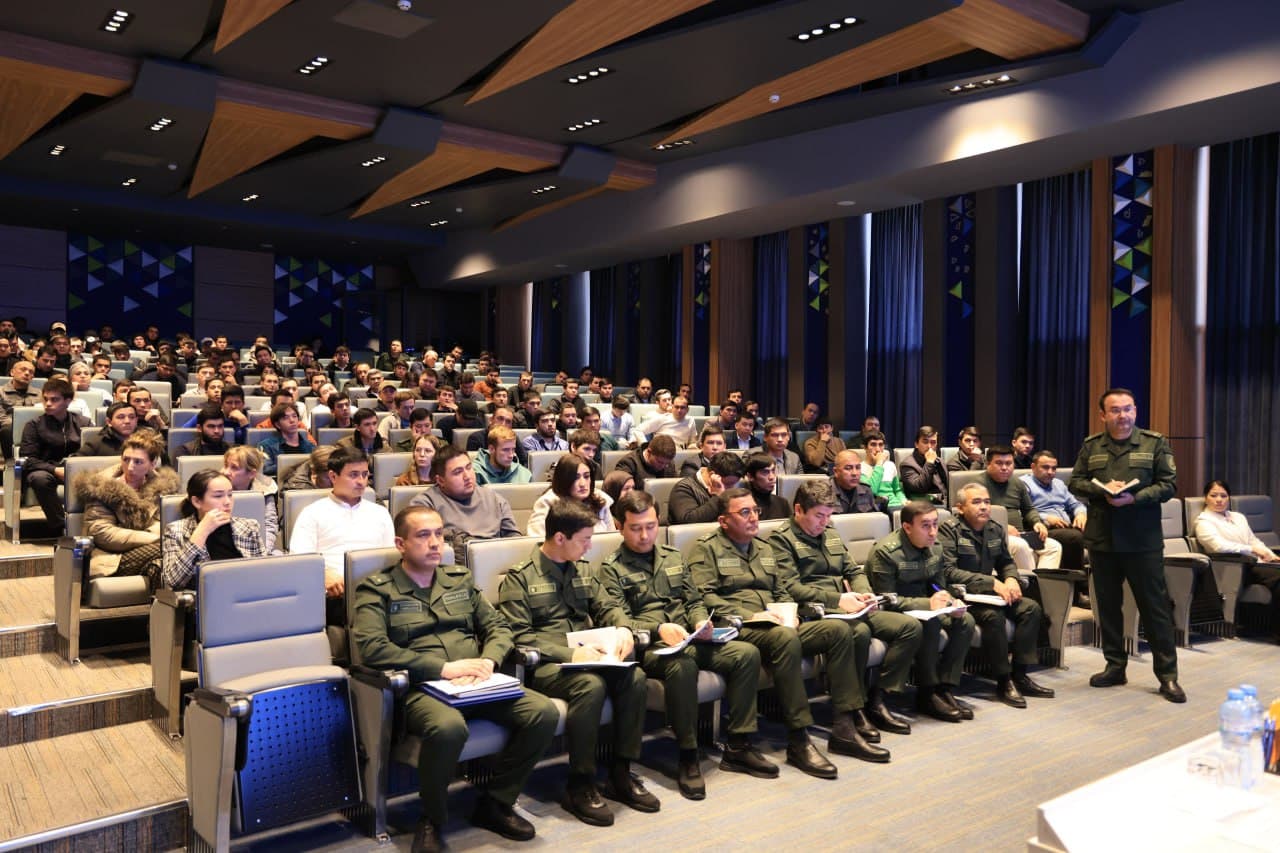 Тошкент шаҳар прокурори Миробод туманида ёшлар муаммоларини тинглади