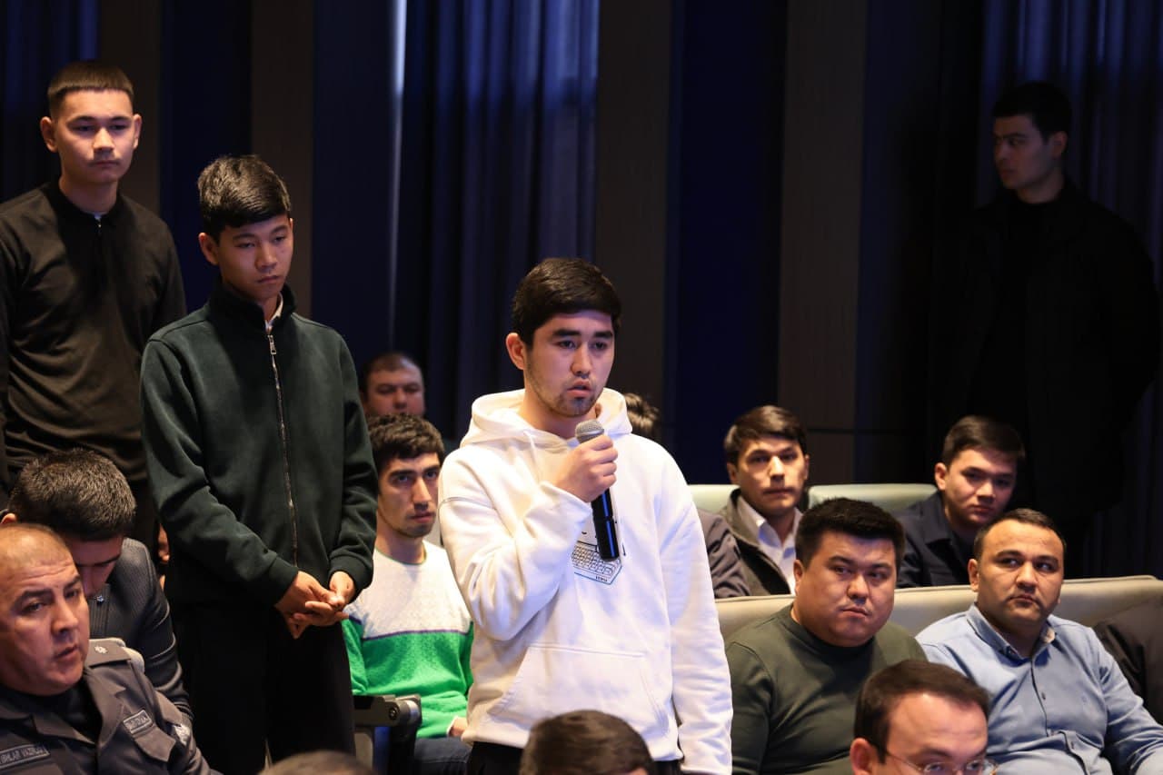 Тошкент шаҳар прокурори Миробод туманида ёшлар муаммоларини тинглади