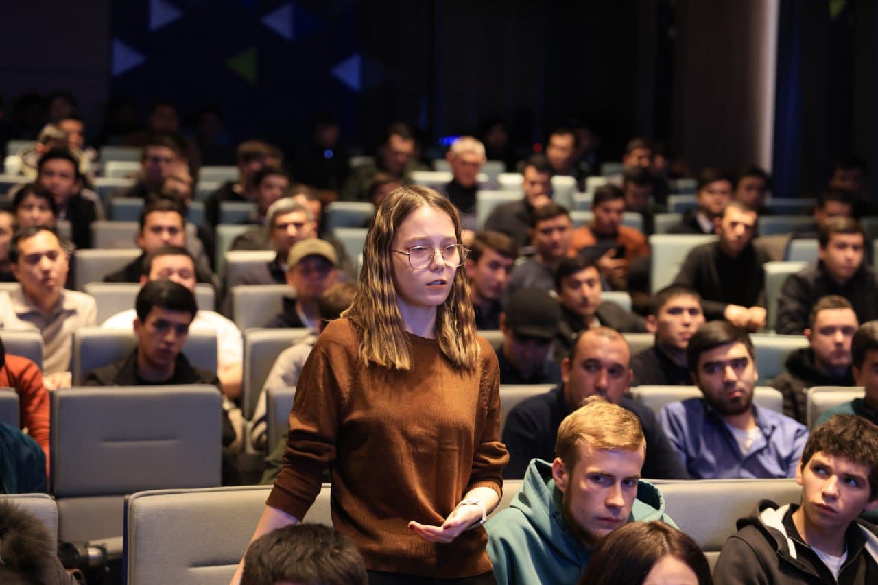 Тошкент шаҳар прокурори Миробод туманида ёшлар муаммоларини тинглади