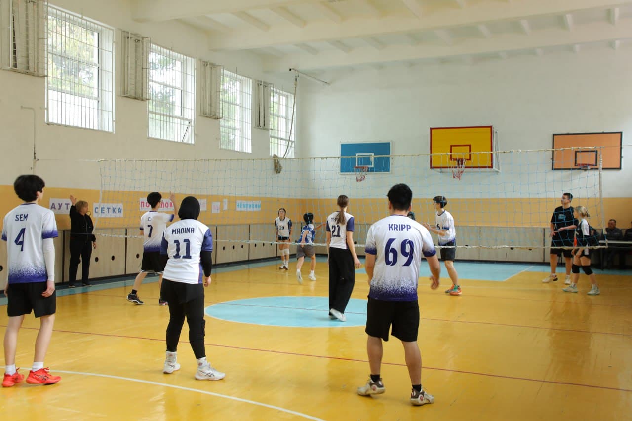 Mirobod tumanida yoshlar o‘rtasida voleybol musobaqasi o‘tkazildi