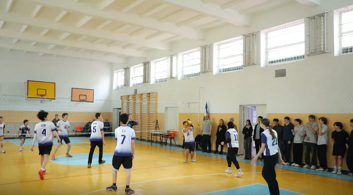 Mirobod tumanida yoshlar o‘rtasida voleybol musobaqasi o‘tkazildi