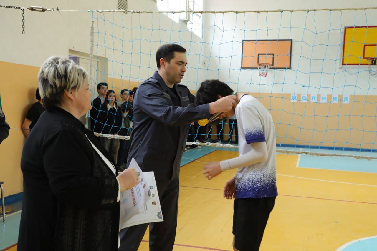 Mirobod tumanida yoshlar o‘rtasida voleybol musobaqasi o‘tkazildi