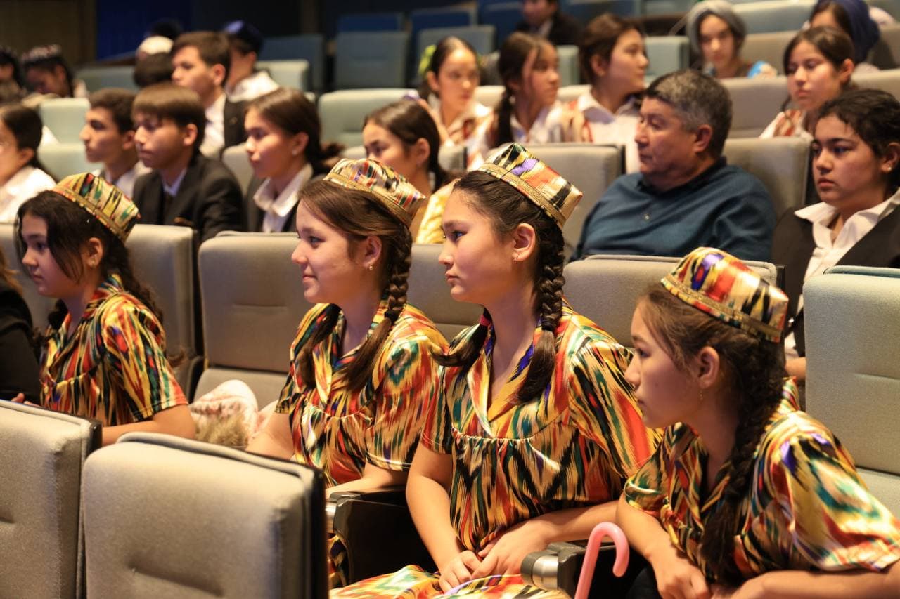 “Turon maktab teatri” tanlovining Mirobod tuman bosqichi bo‘lib o‘tmoqda