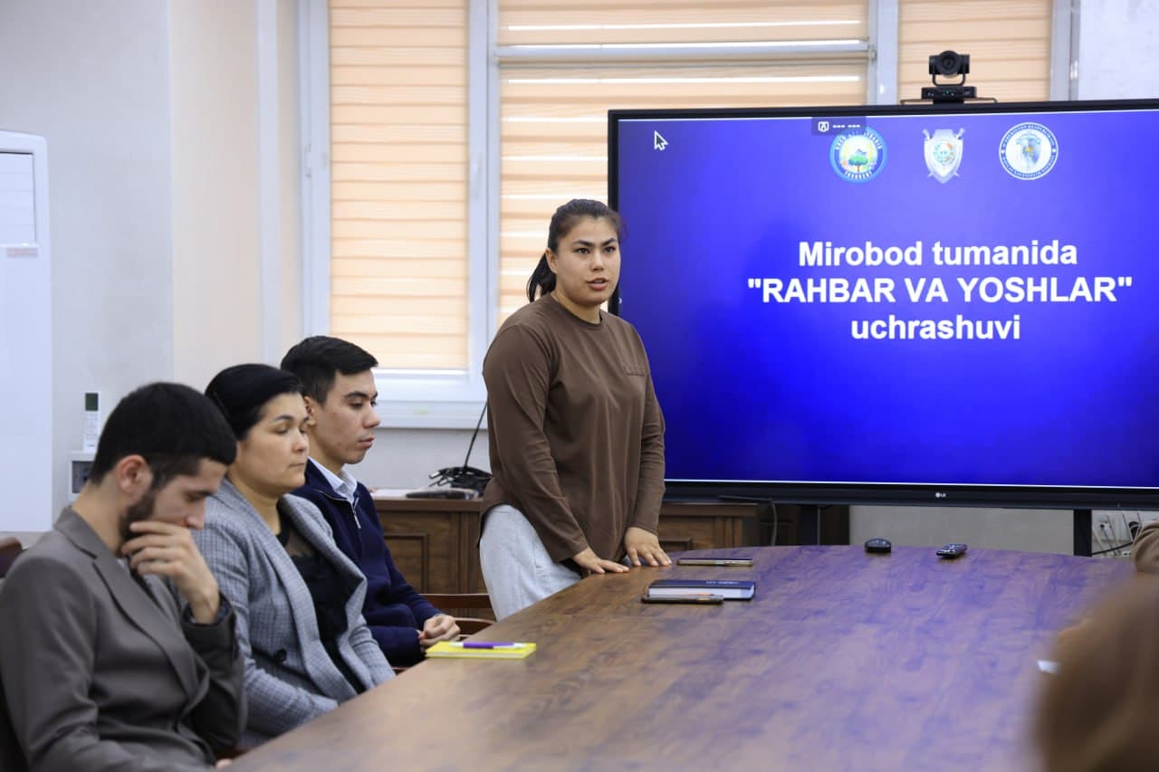 Келажак билан мулоқот: Миробод тумани ҳокими ва прокурори ёшлар билан учрашди