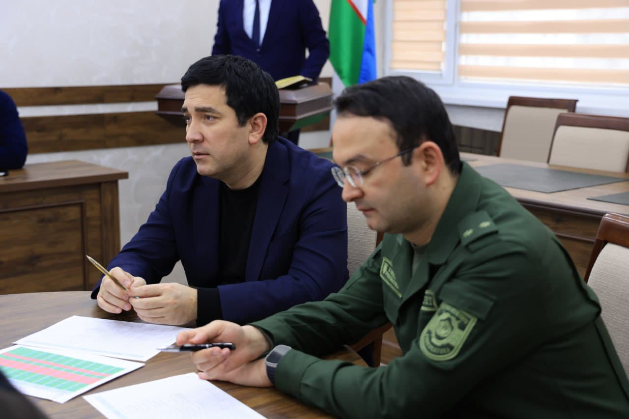 Келажак билан мулоқот: Миробод тумани ҳокими ва прокурори ёшлар билан учрашди