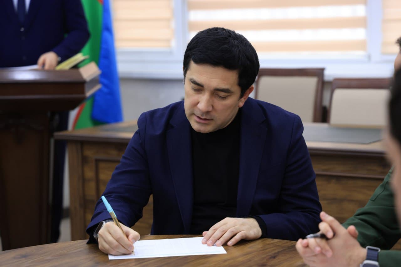 Келажак билан мулоқот: Миробод тумани ҳокими ва прокурори ёшлар билан учрашди