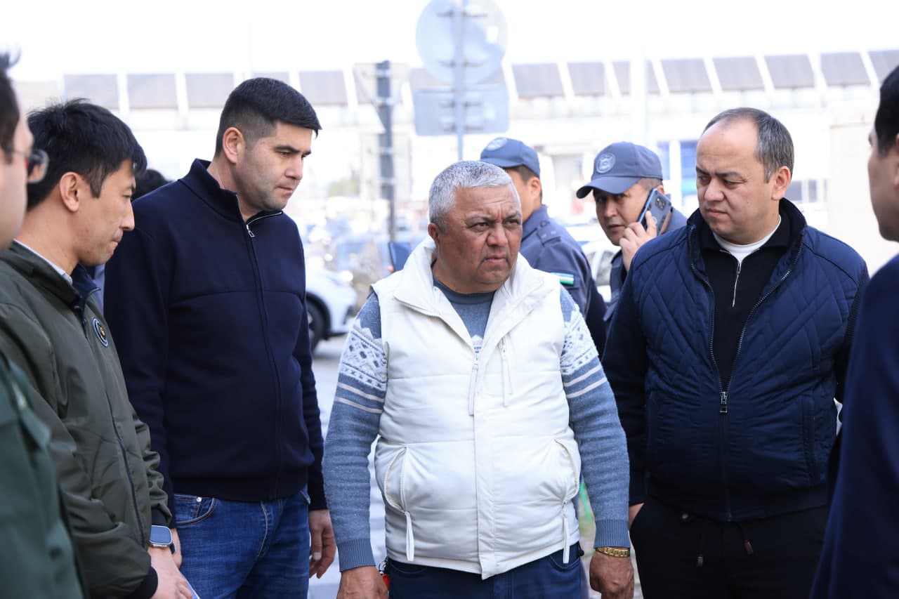 Анвар Сайфутдинов проинспектировал ход благоустройства махалли "Тонг юлдузи"