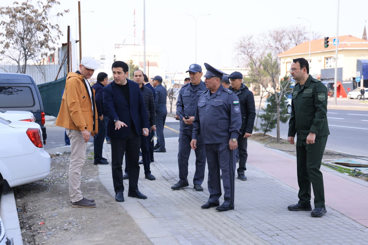 Анвар Сайфутдинов проинспектировал ход благоустройства махалли "Тонг юлдузи"