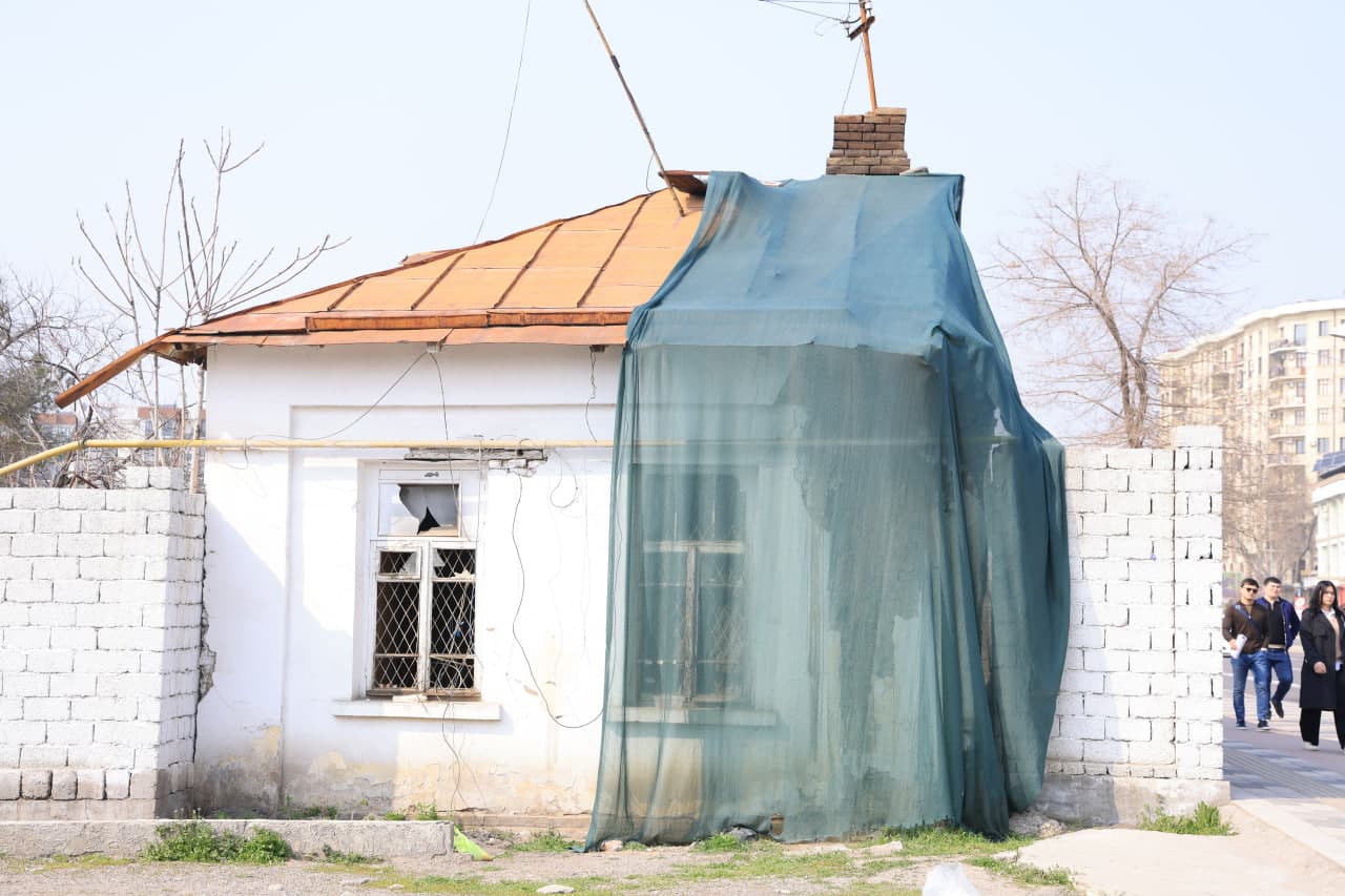 Анвар Сайфутдинов проинспектировал ход благоустройства махалли "Тонг юлдузи"