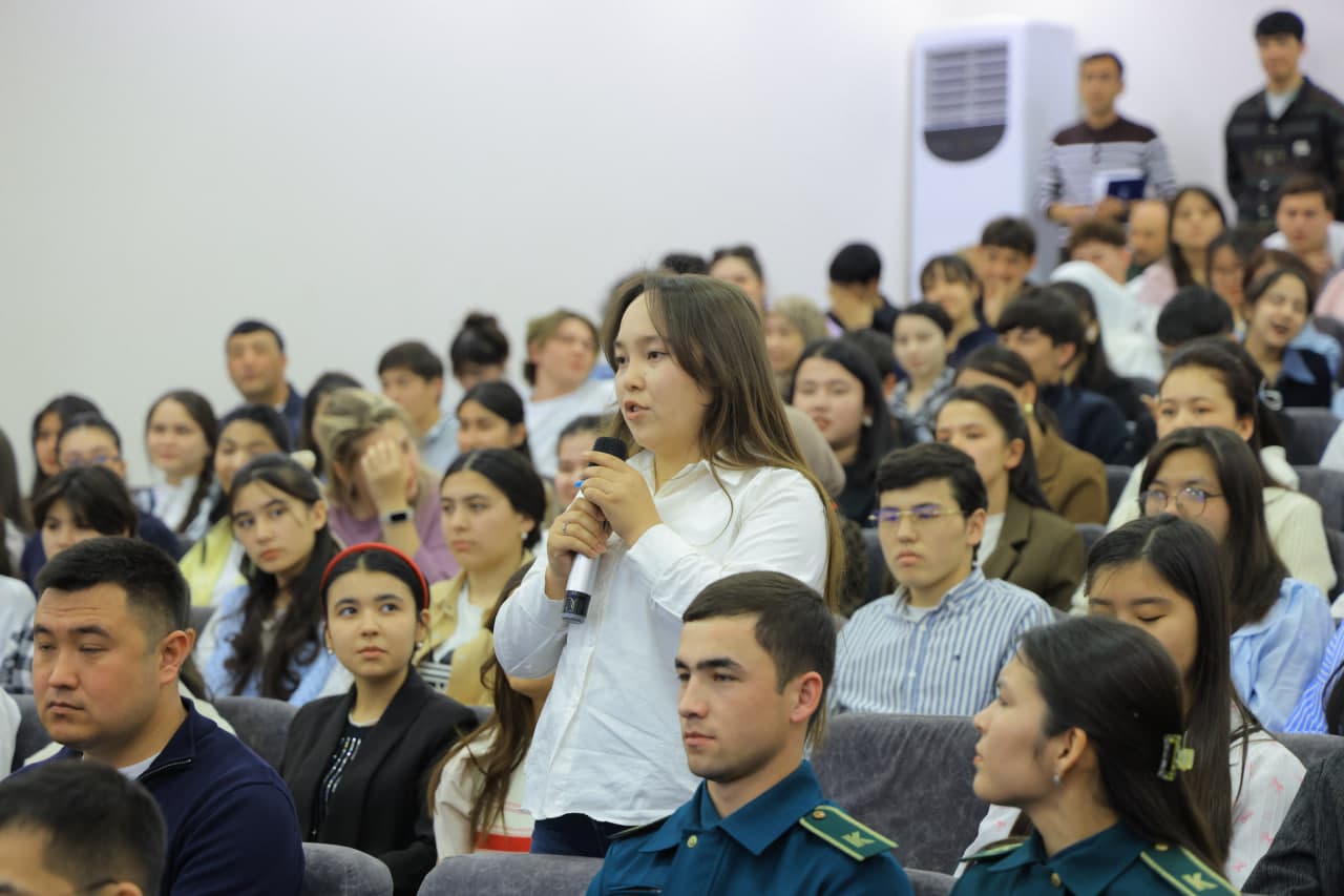 Встреча "Руководитель и молодежь" прошла на высоком уровне