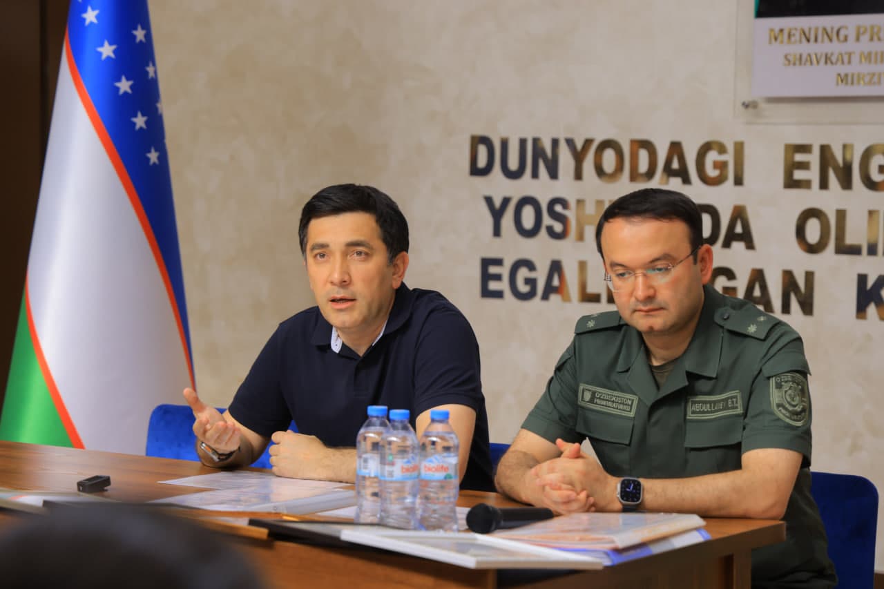 Mirobod tumani hokimi va prokurori 294-maktabda yoshlar bilan uchrashdilar